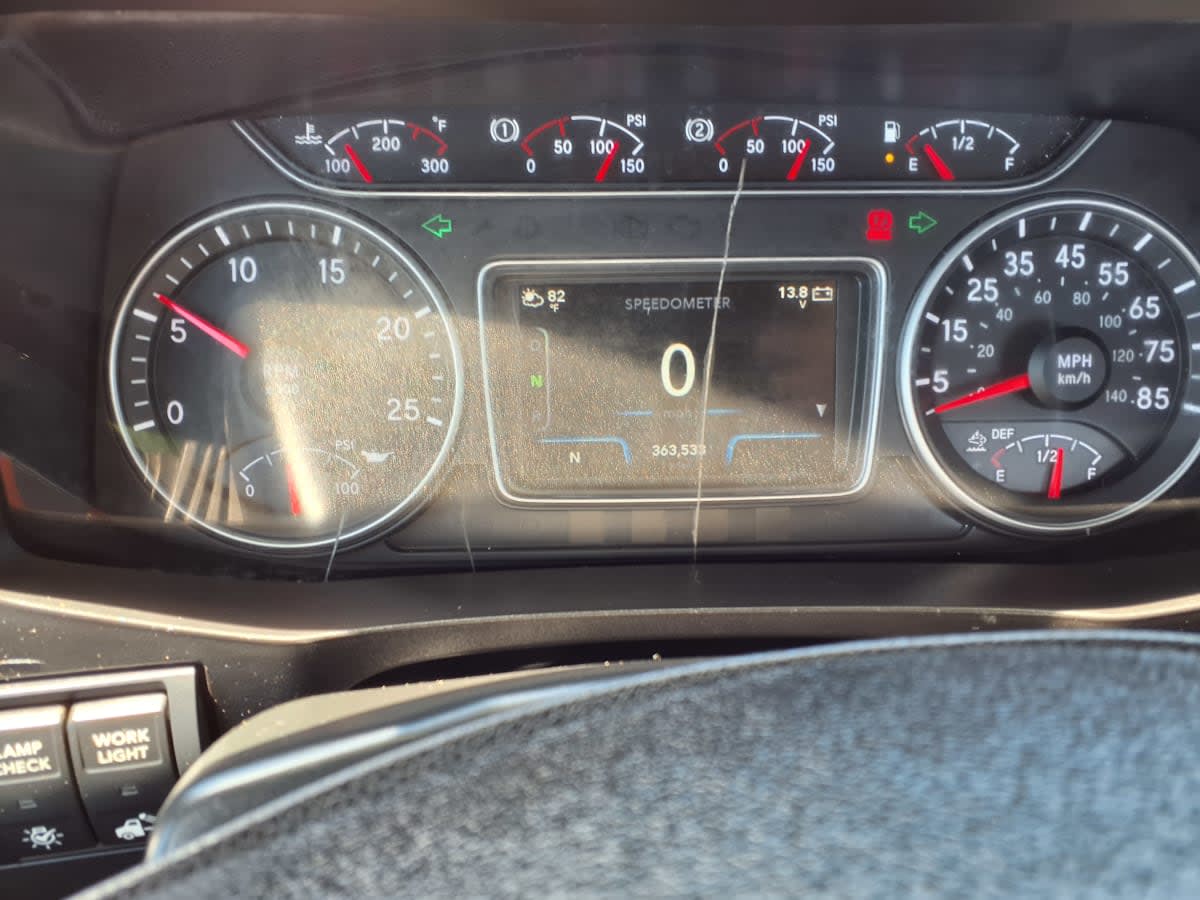 2019 Navistar International LT625 DAYCAB T/A 869944
