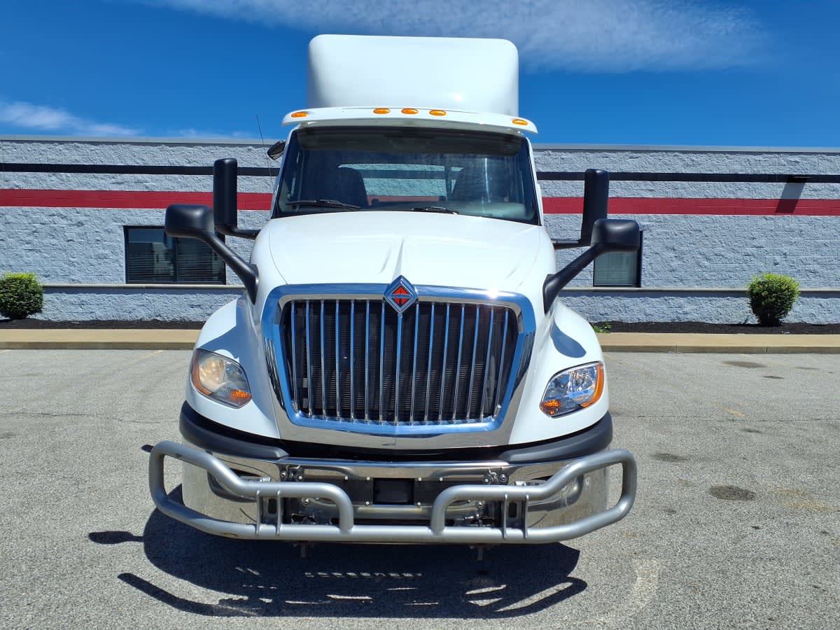 2019 Navistar International LT625 DAYCAB T/A 869944