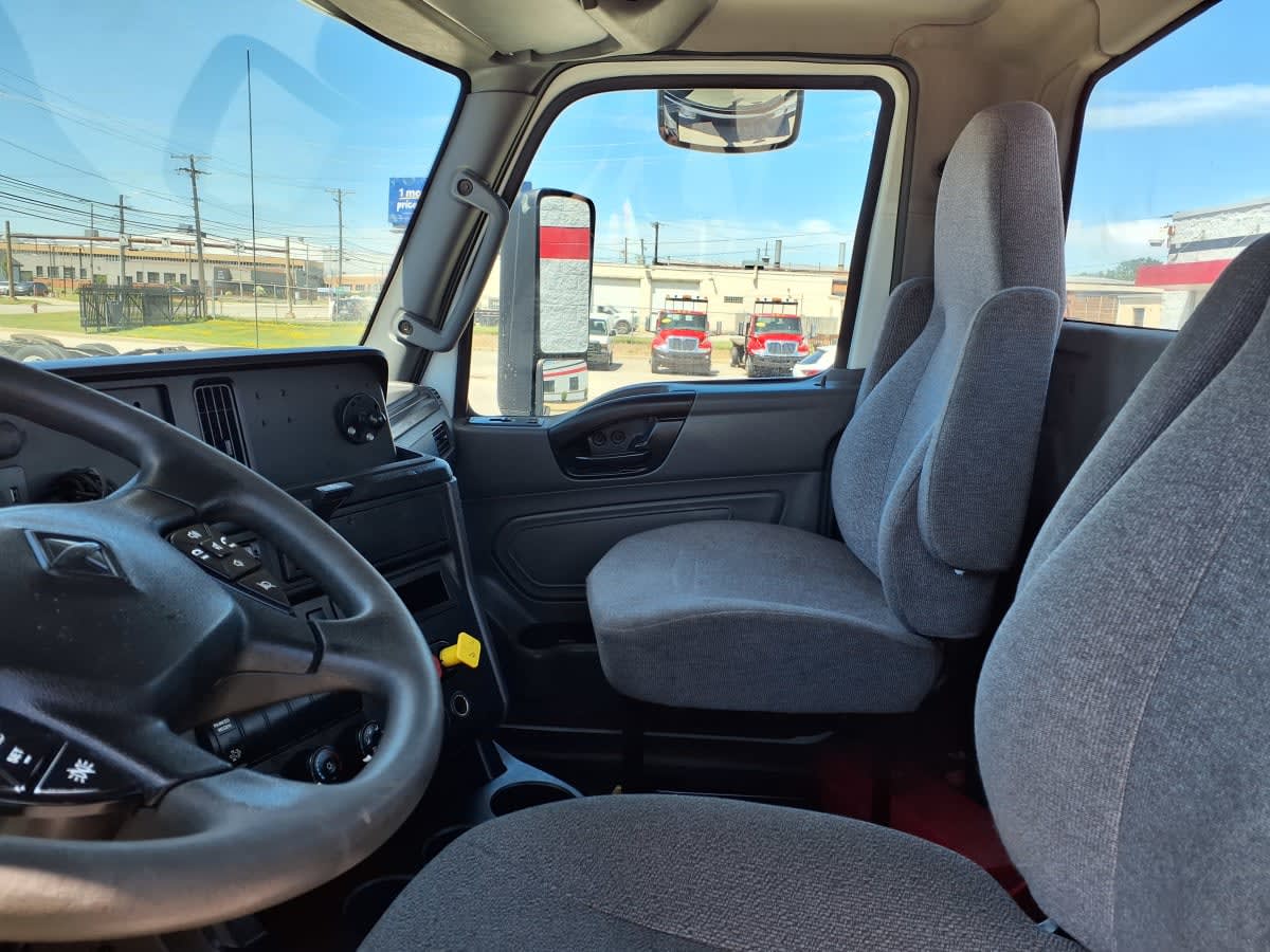 2019 Navistar International LT625 DAYCAB T/A 869944