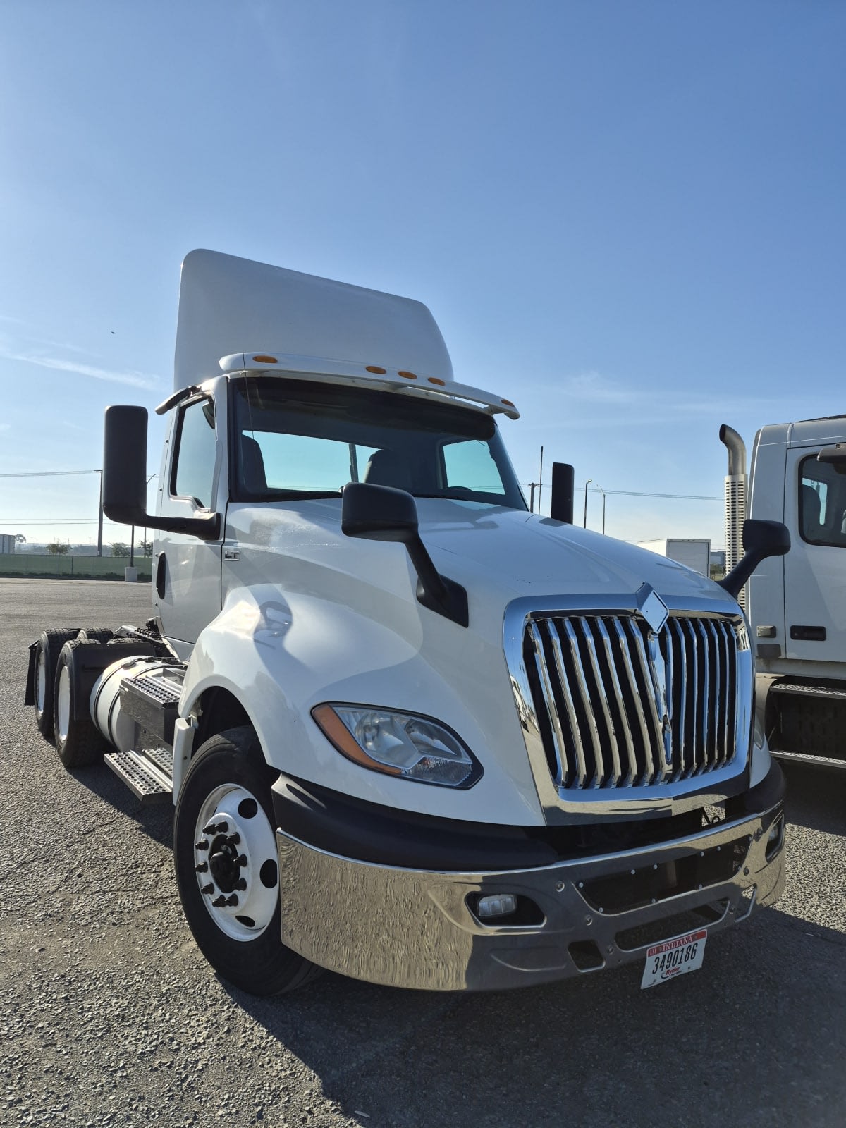 2019 International - image 3