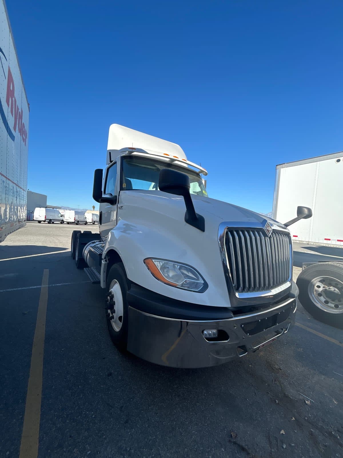 2019 International - image 1