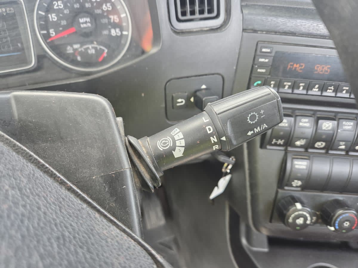 2019 Navistar International LT625 DAYCAB T/A 869991