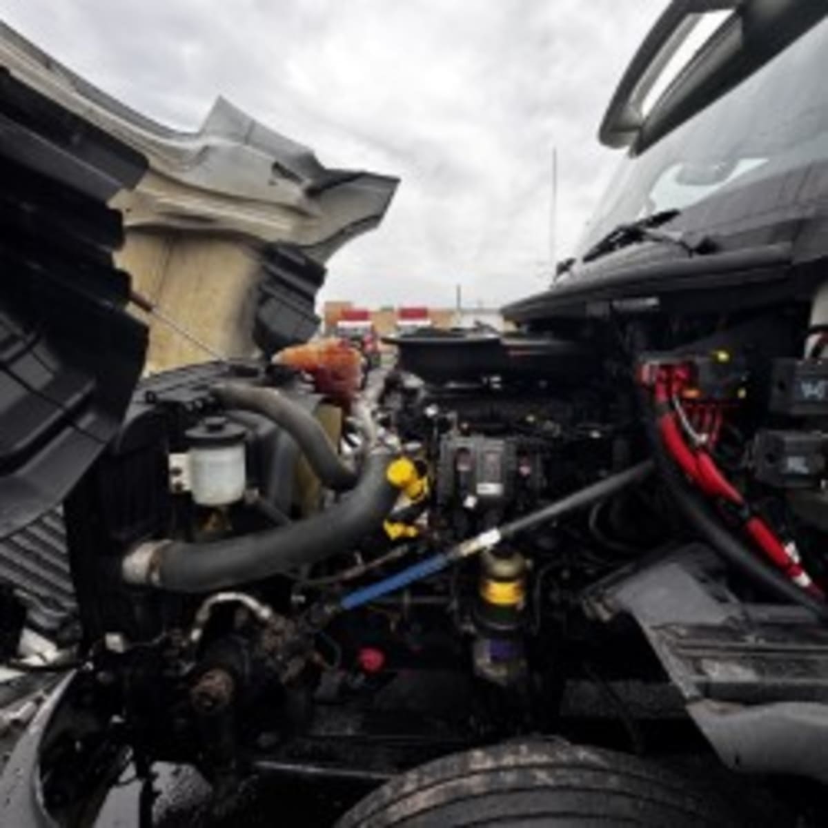 2019 Navistar International LT625 DAYCAB T/A 869997