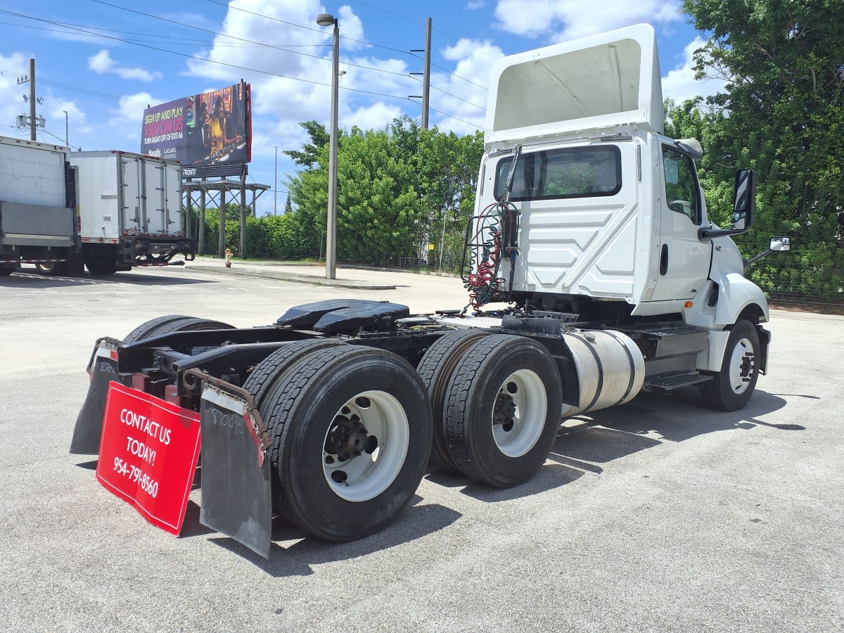 2019 International - image 4