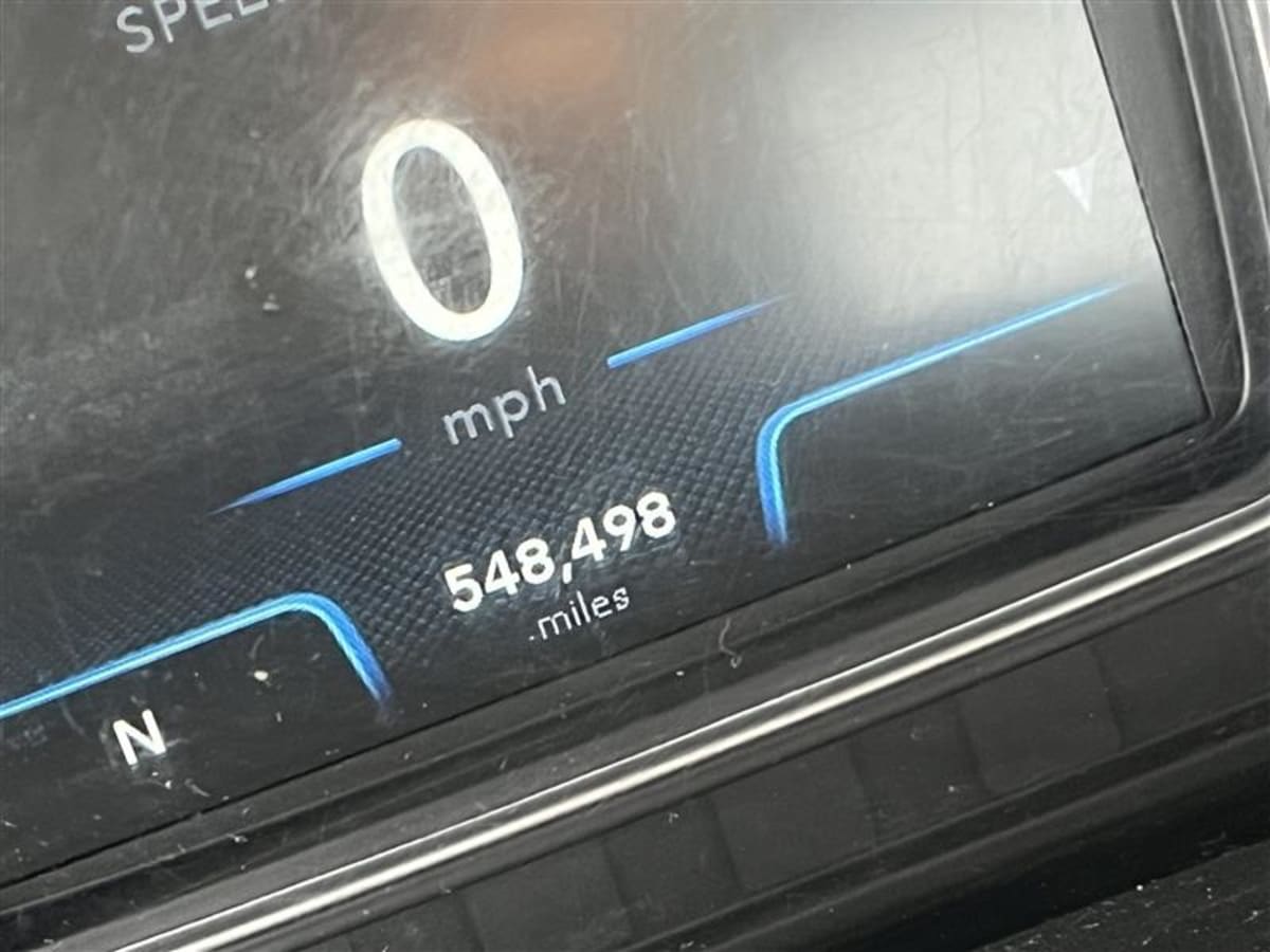 2019 International - image 9