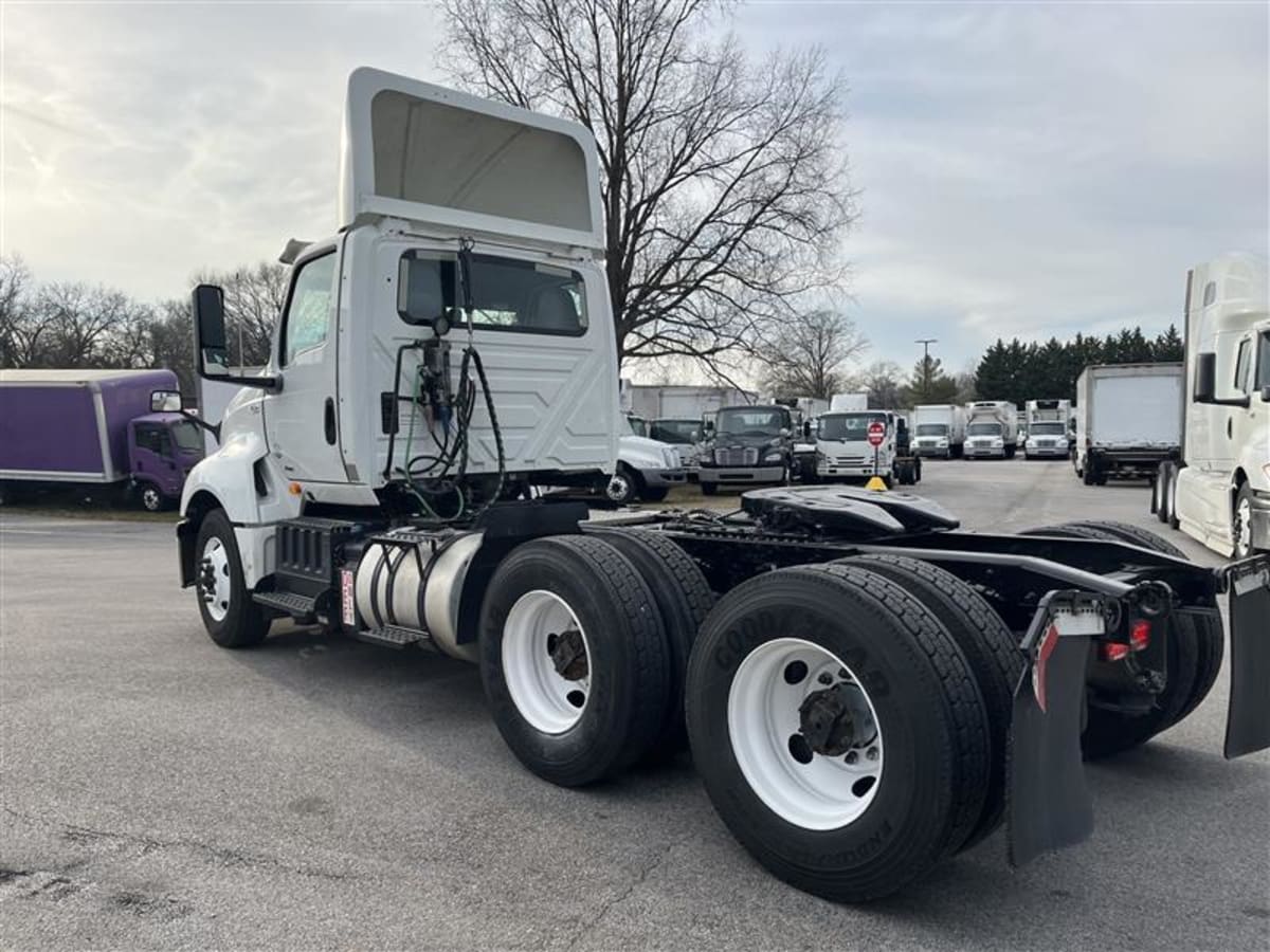 2019 International - image 6