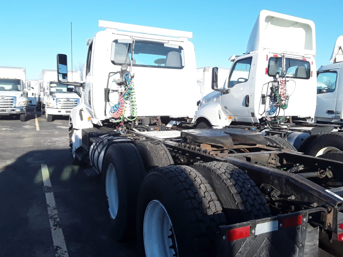 2019 Navistar International LT625 DAYCAB T/A 870042
