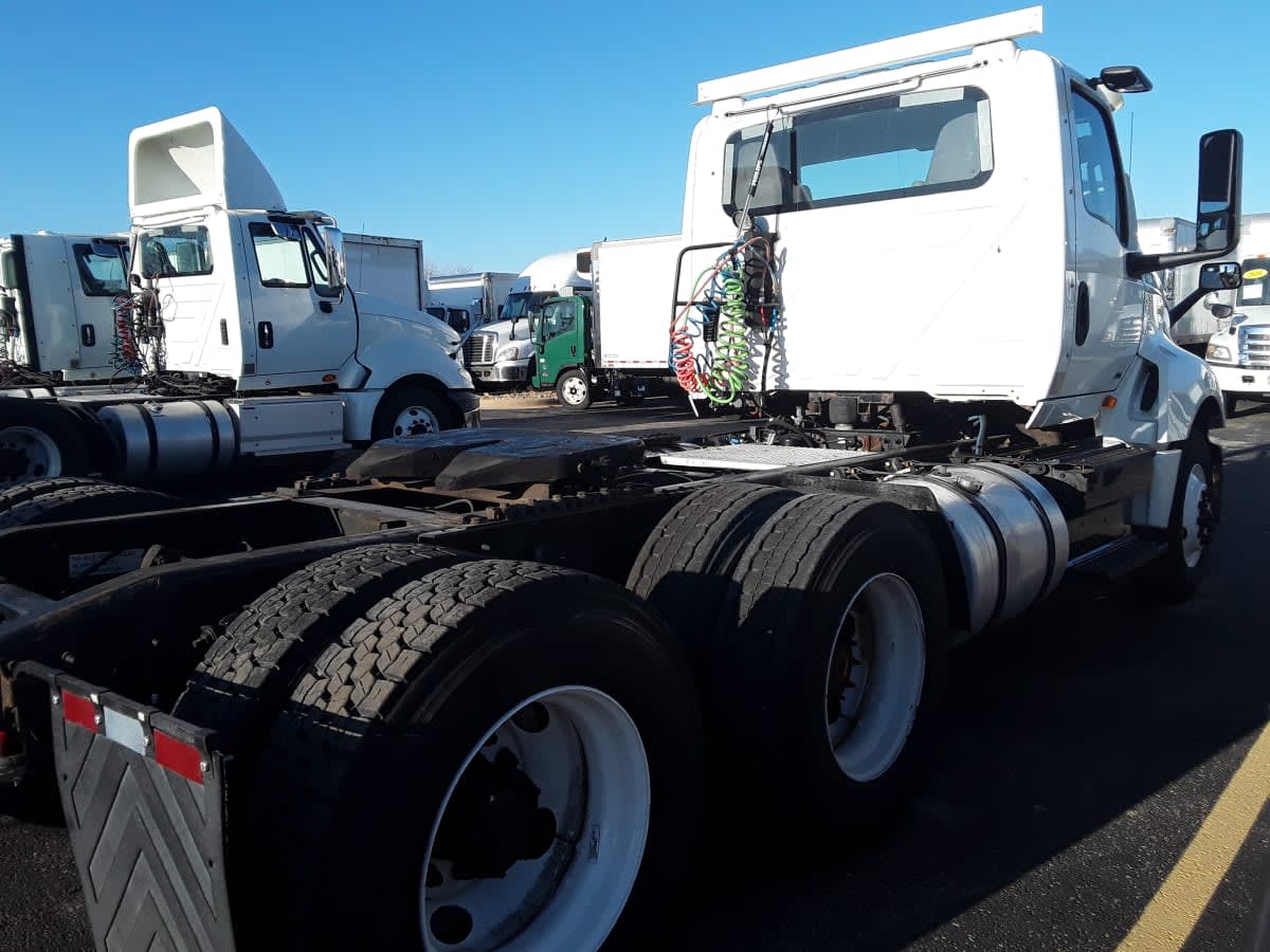 2019 Navistar International LT625 DAYCAB T/A 870042