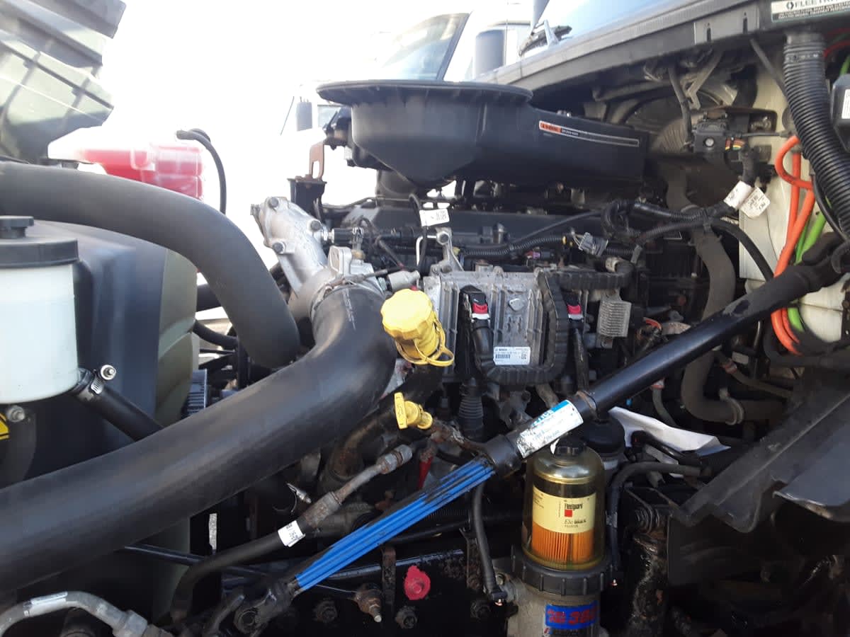 2019 Navistar International LT625 DAYCAB T/A 870042