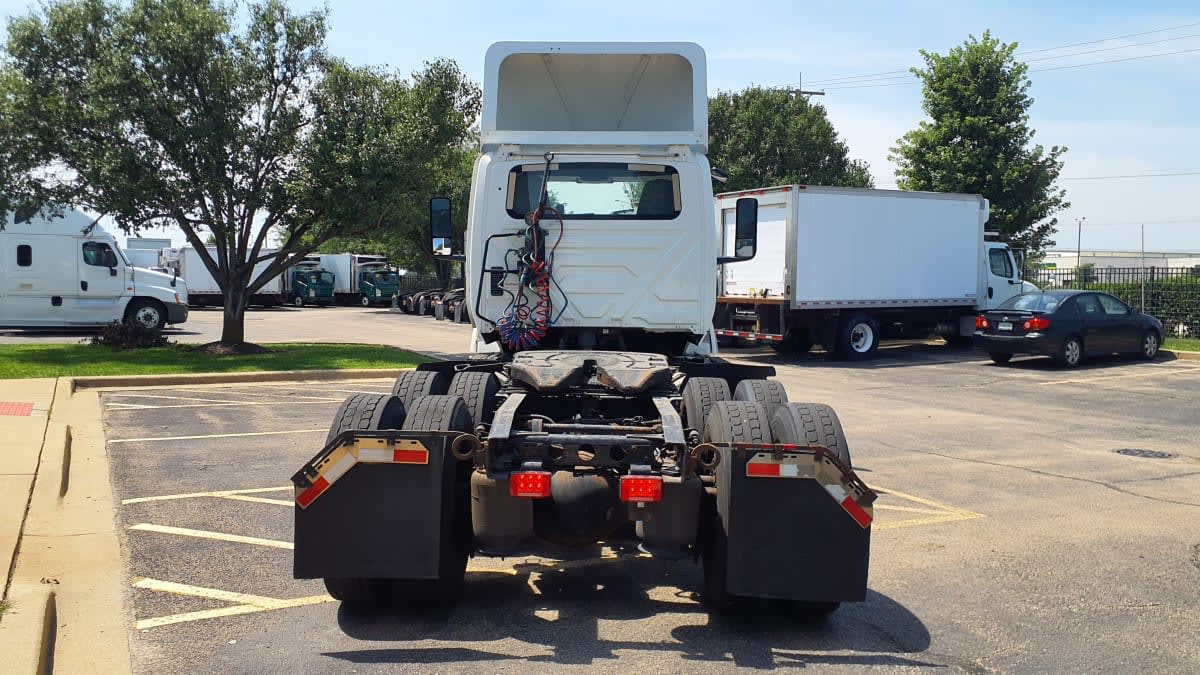 2019 International LT in Bolingbrook, IL — photo 5