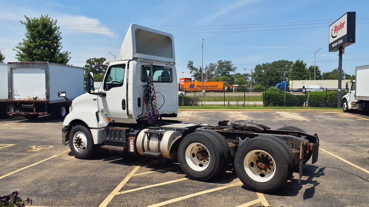 2019 International LT in Bolingbrook, IL — photo 6
