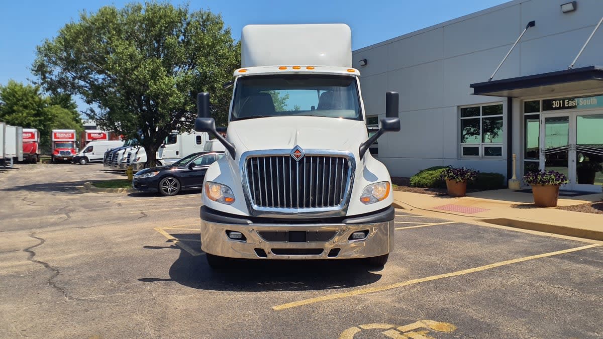 2019 International LT in Bolingbrook, IL — photo 2