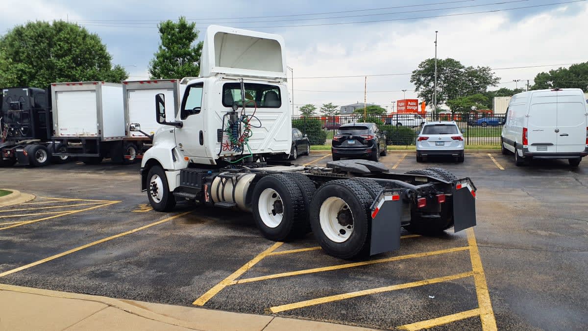 2019 Navistar International LT625 DAYCAB T/A 870045