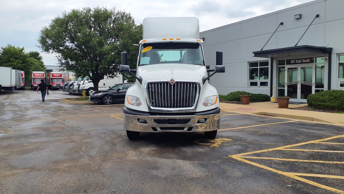 2019 Navistar International LT625 DAYCAB T/A 870045