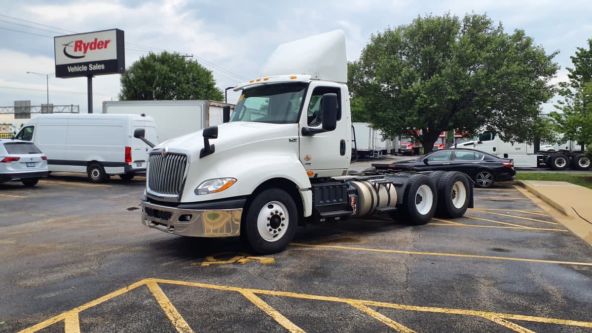 2019 Navistar International LT625 DAYCAB T/A 870045