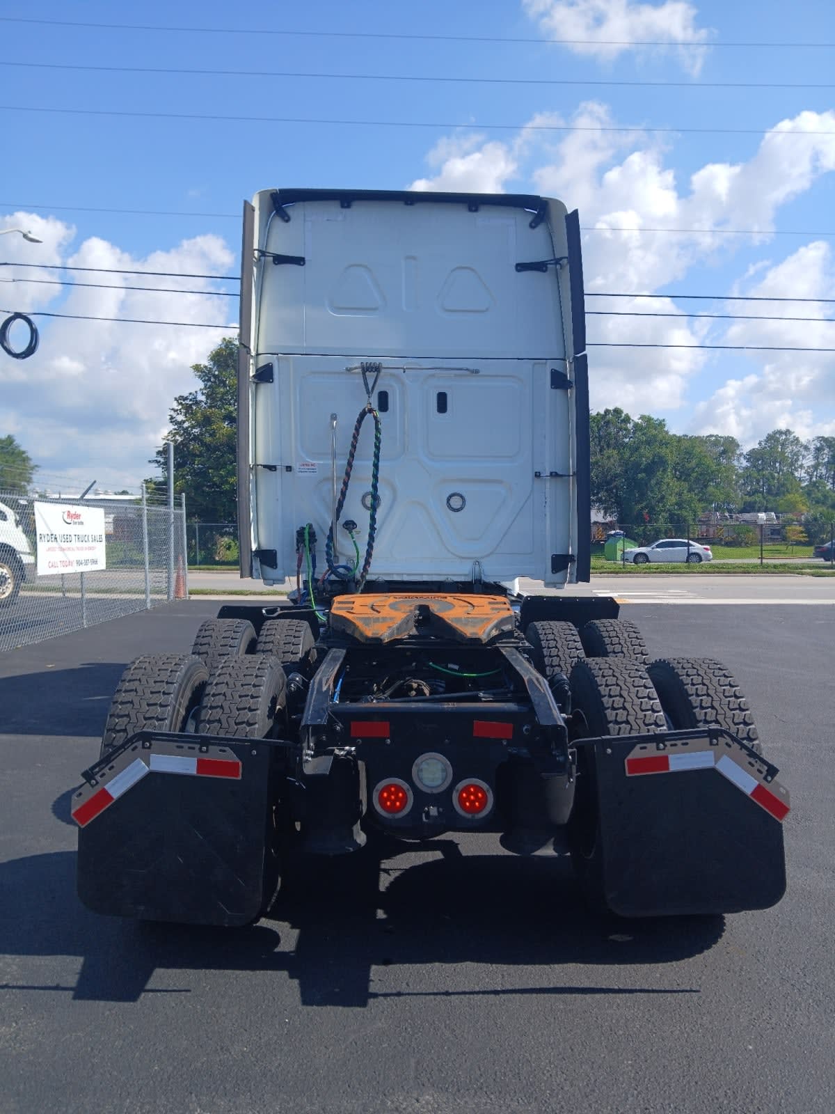 2019 Freightliner Cascadia in Jacksonville, FL — photo 5