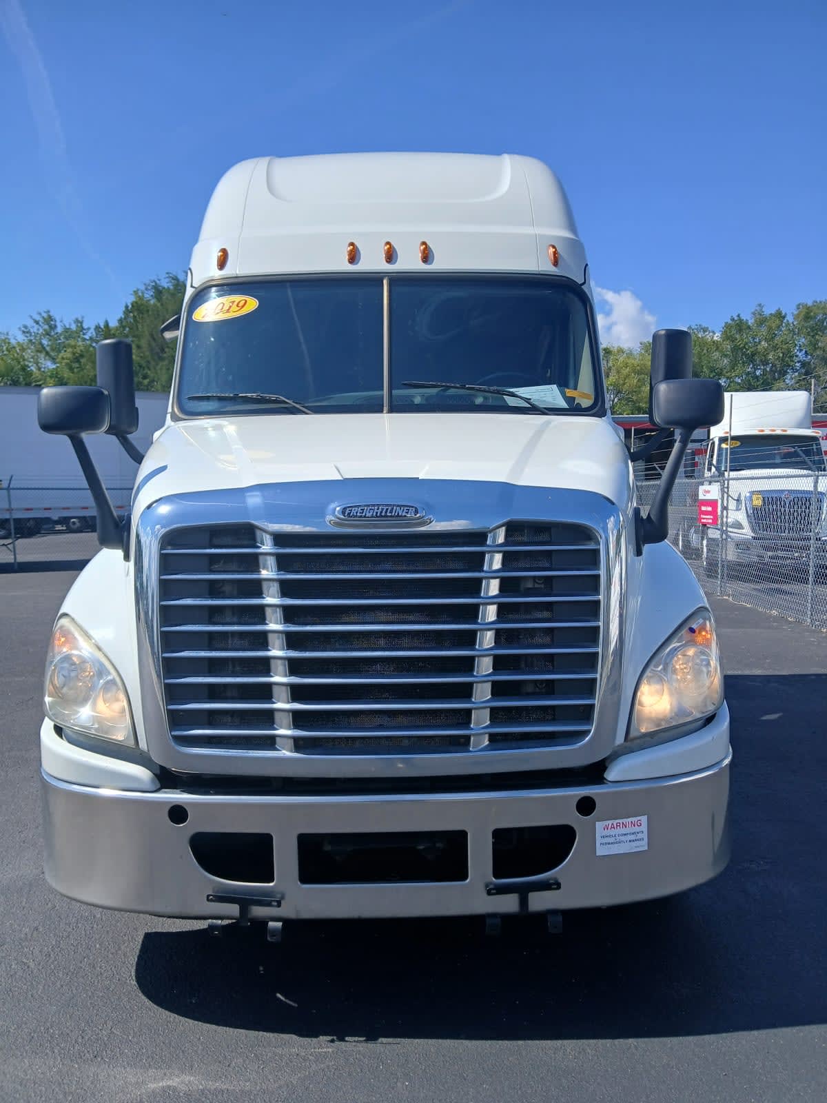 2019 Freightliner Cascadia in Jacksonville, FL — photo 2