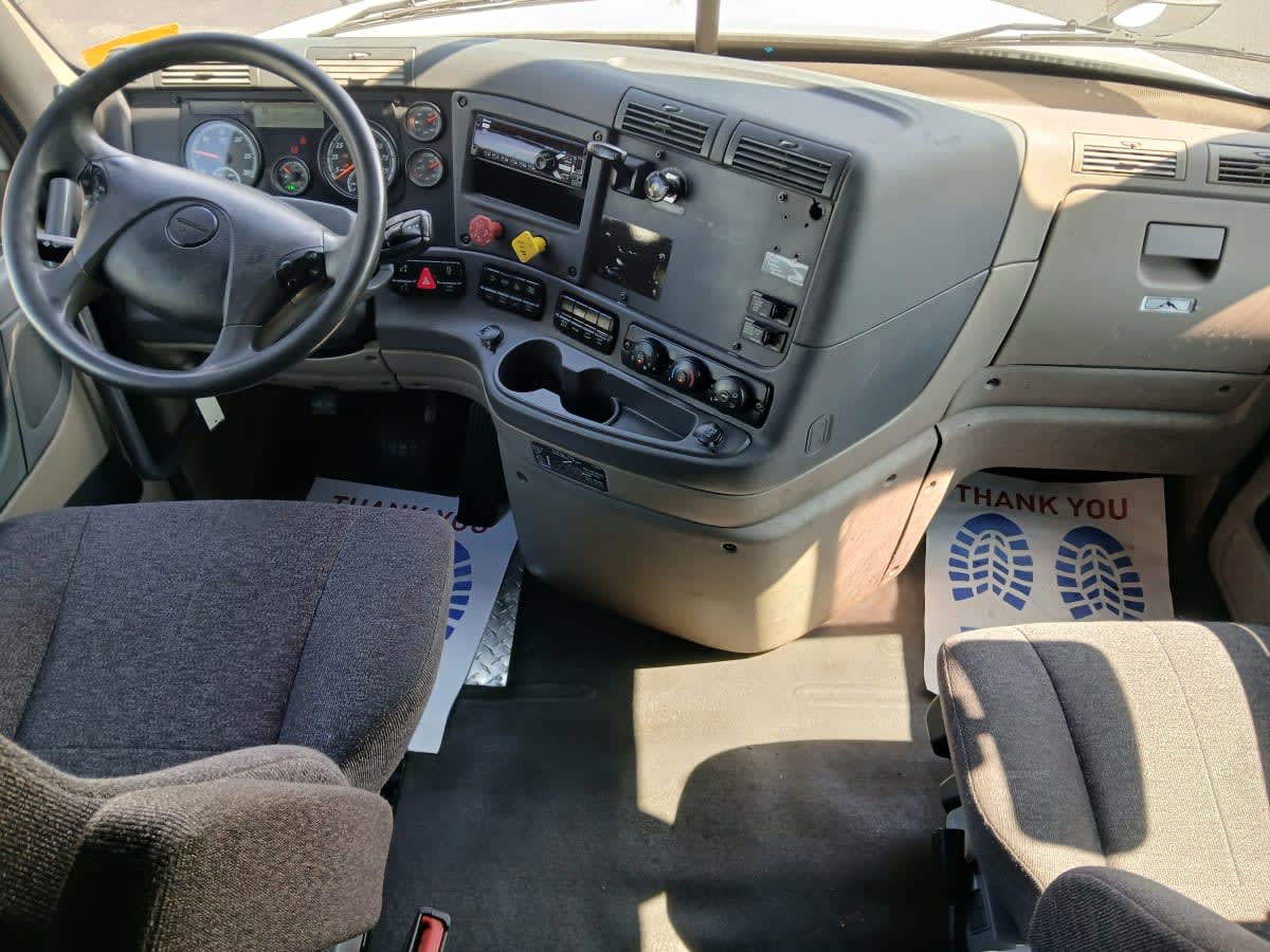 2019 Freightliner Cascadia in Jacksonville, FL — photo 7