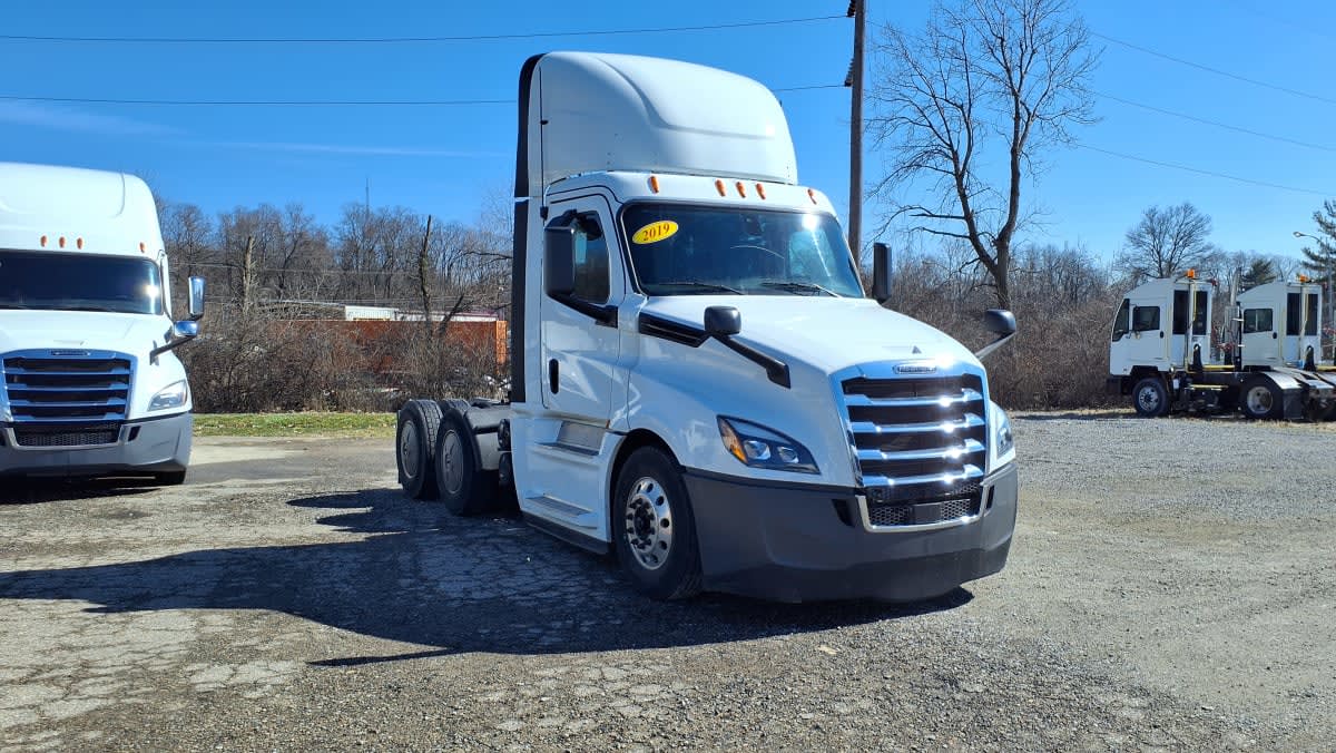 2019 Freightliner/Mercedes NEW CASCADIA PX12664 870157