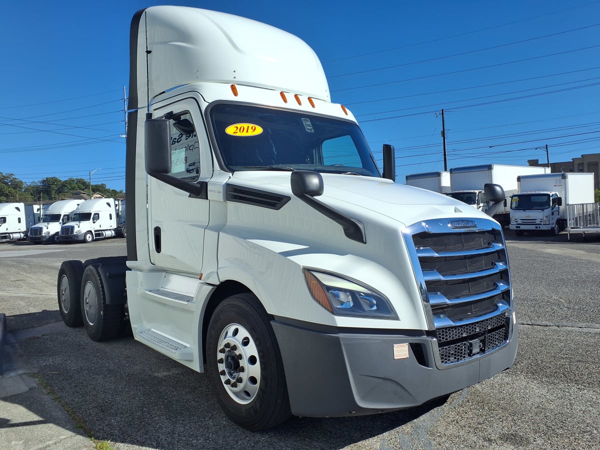 2019 Freightliner/Mercedes NEW CASCADIA PX12664 870174