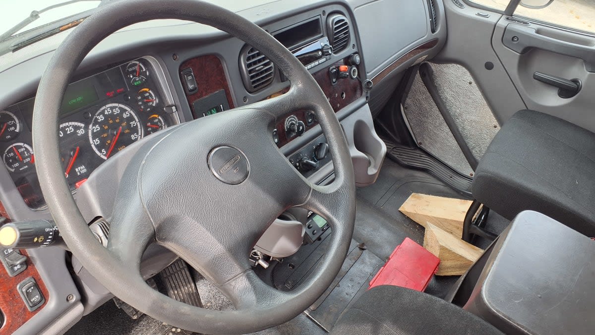 2019 Freightliner/Mercedes M2 106 870186
