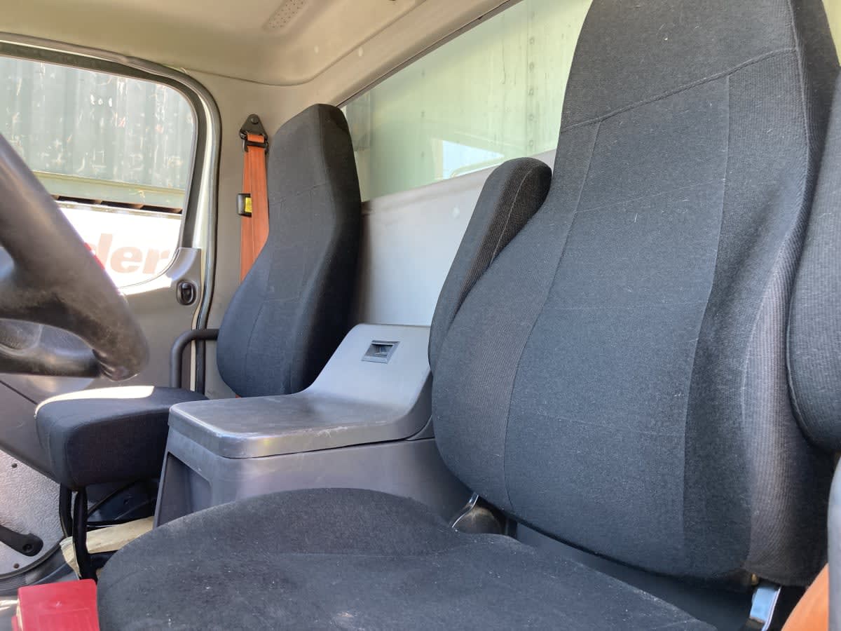 2019 Freightliner/Mercedes M2 106 870188