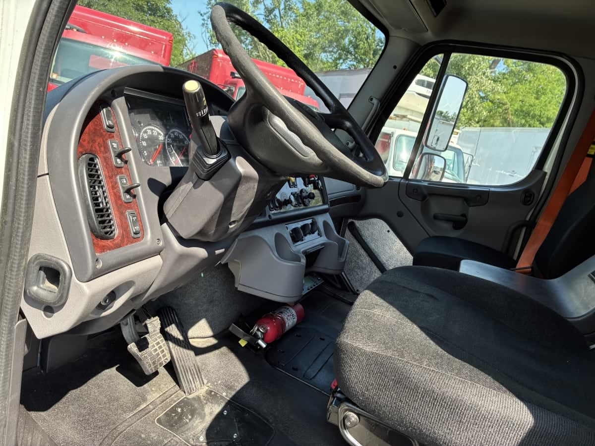 2019 Freightliner/Mercedes M2 106 870195