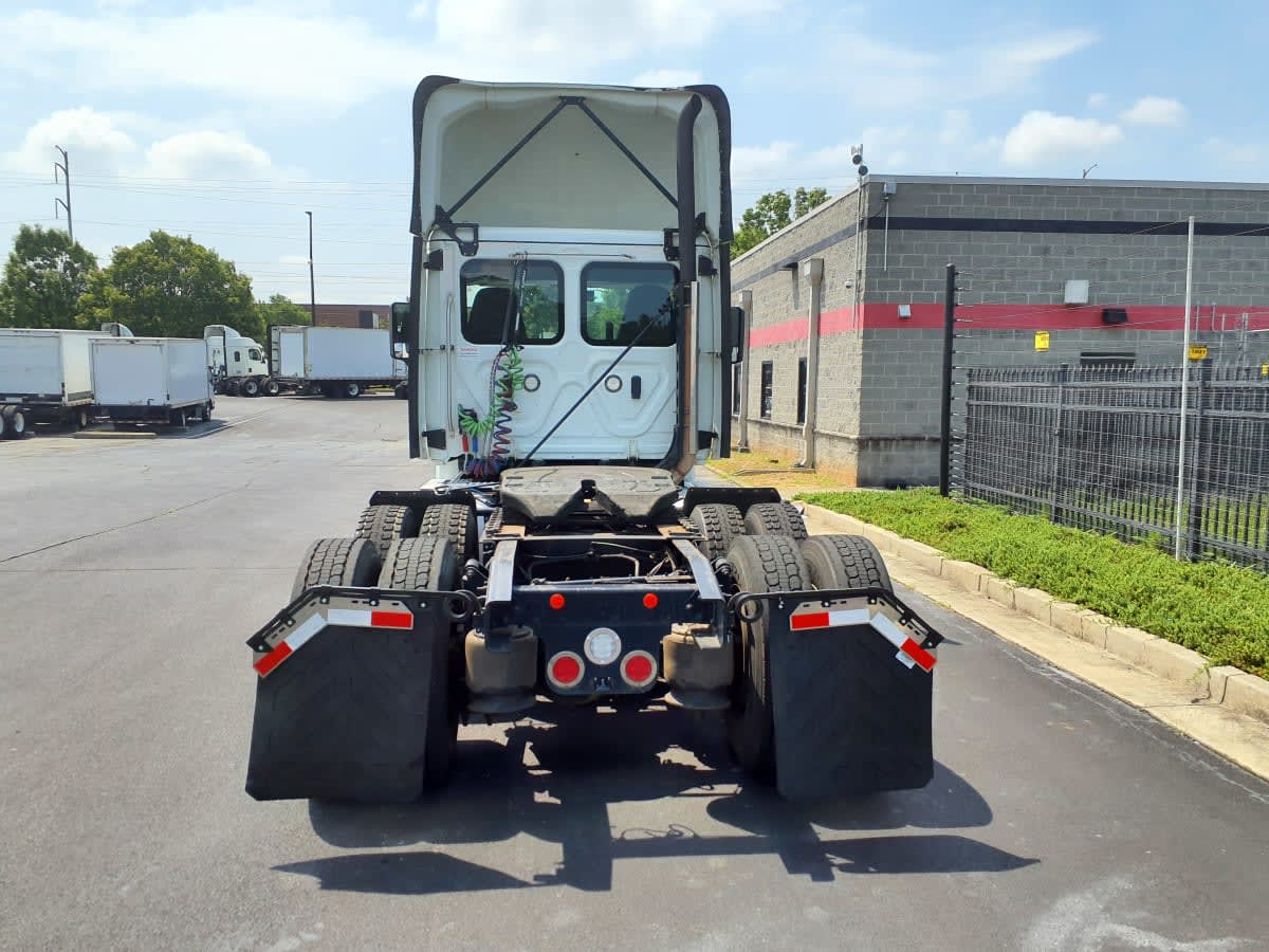 2019 Freightliner Cascadia in Atlanta, GA — photo 5
