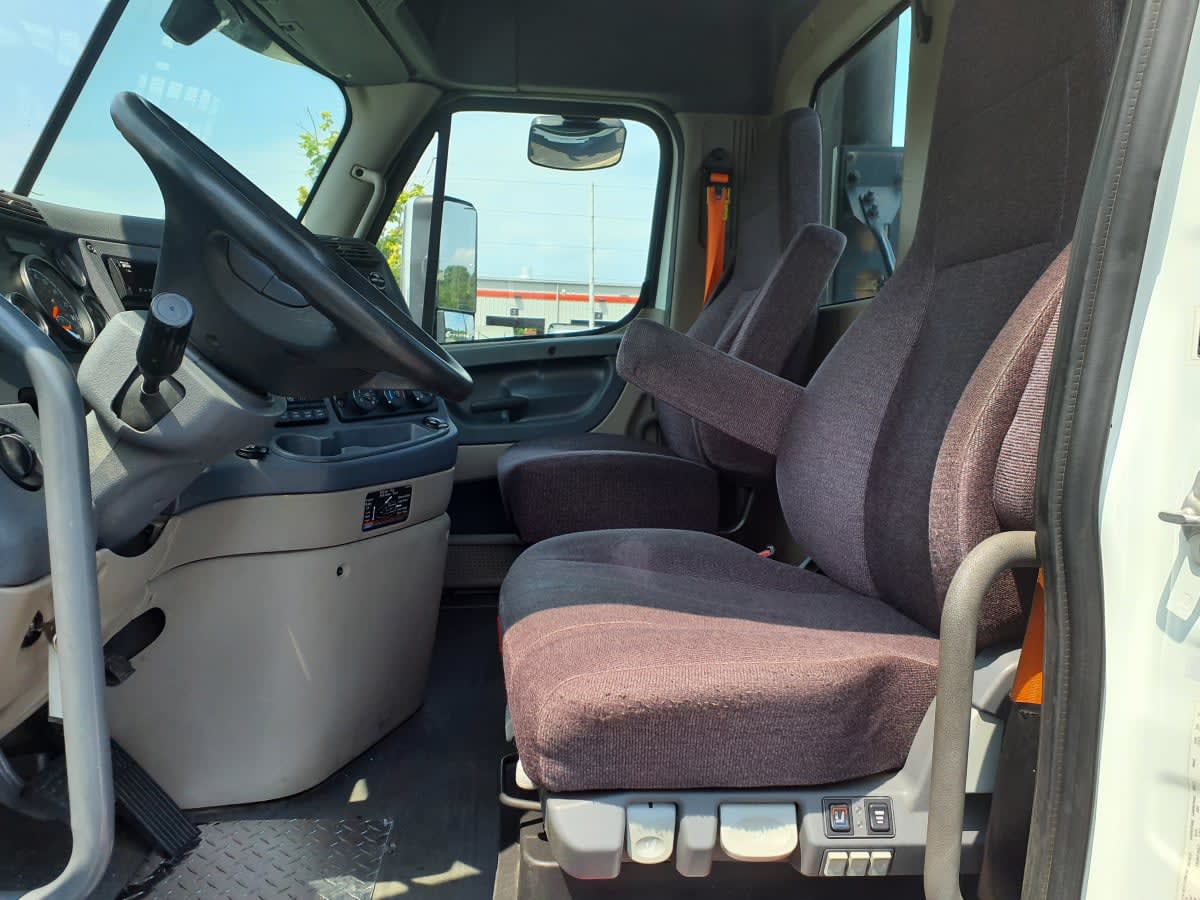 2019 Freightliner Cascadia in Atlanta, GA — photo 7