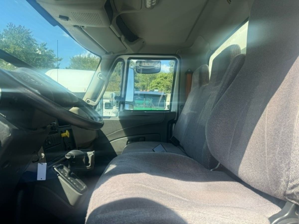 2019 Navistar International 4300 870206