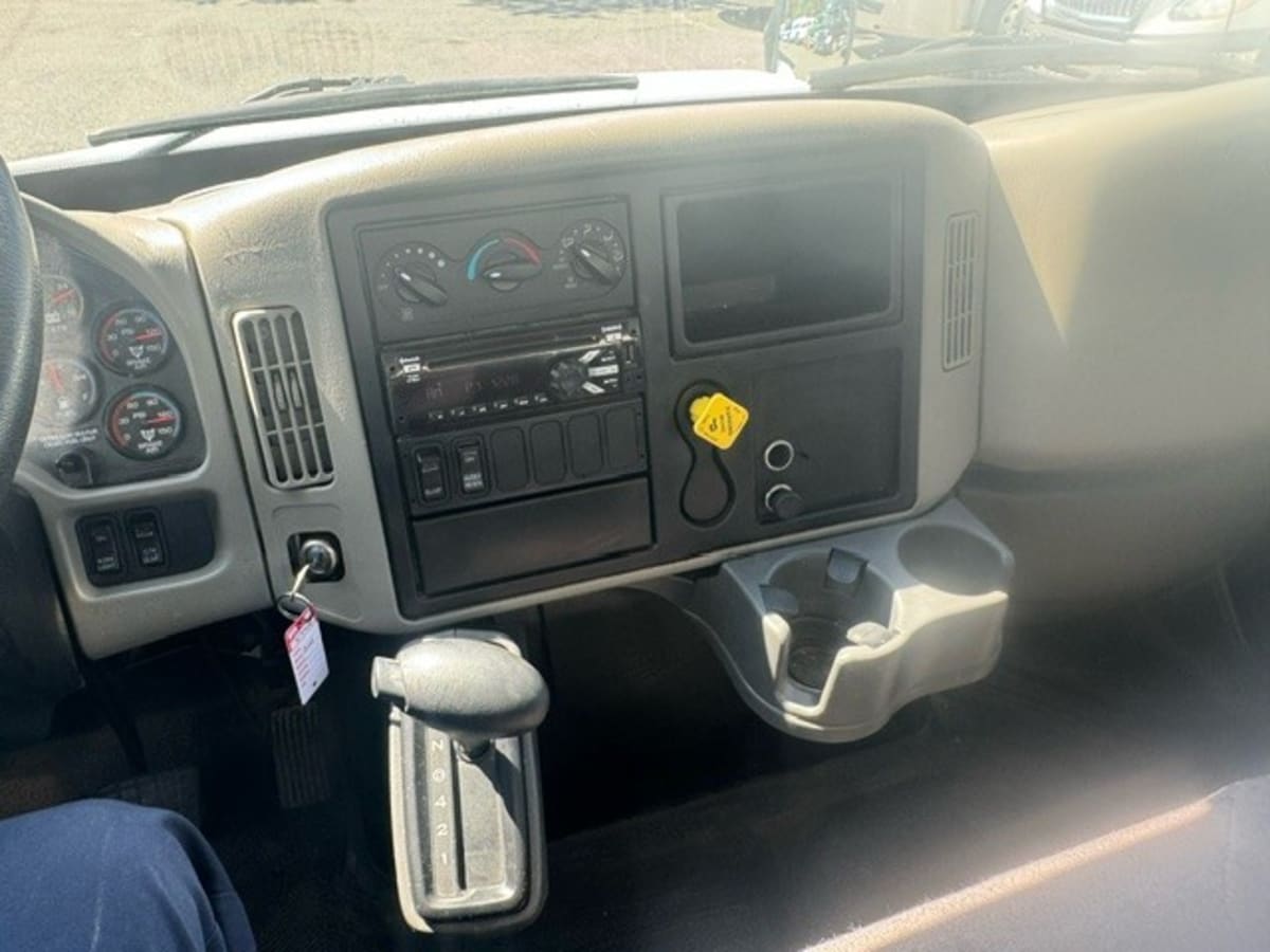 2019 Navistar International 4300 870206