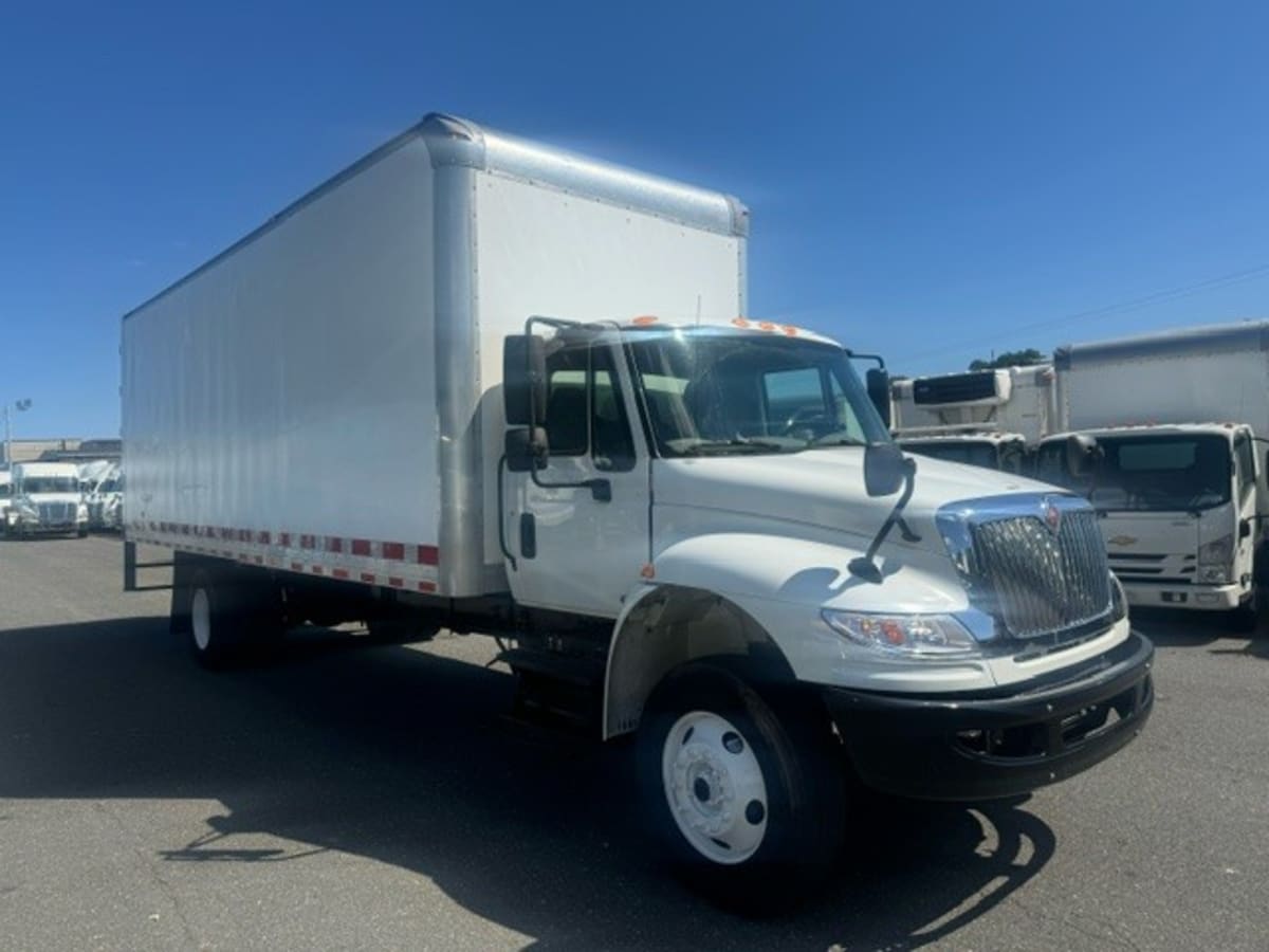 2019 Navistar International 4300 870206