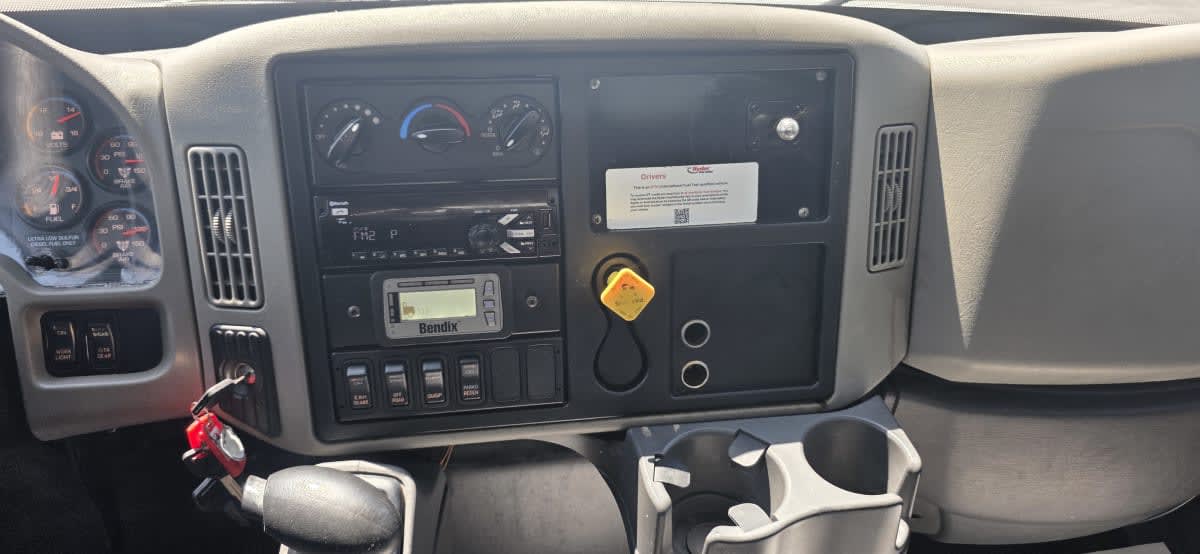 2019 Navistar International 4300 870223
