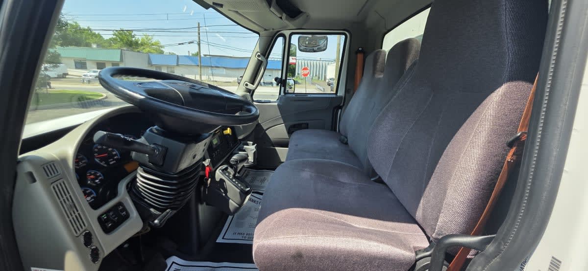 2019 Navistar International 4300 870223