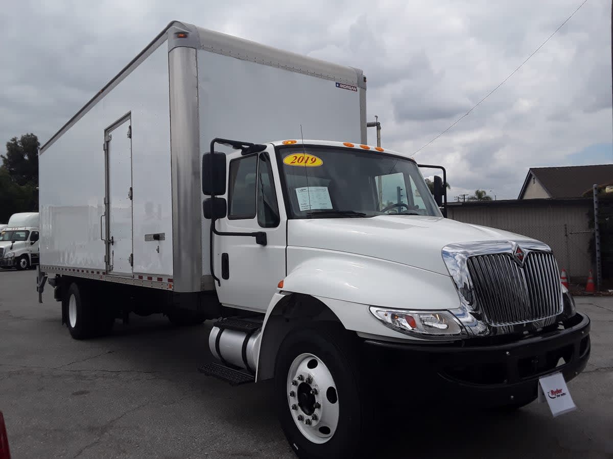 2019 Navistar International 4300 870232