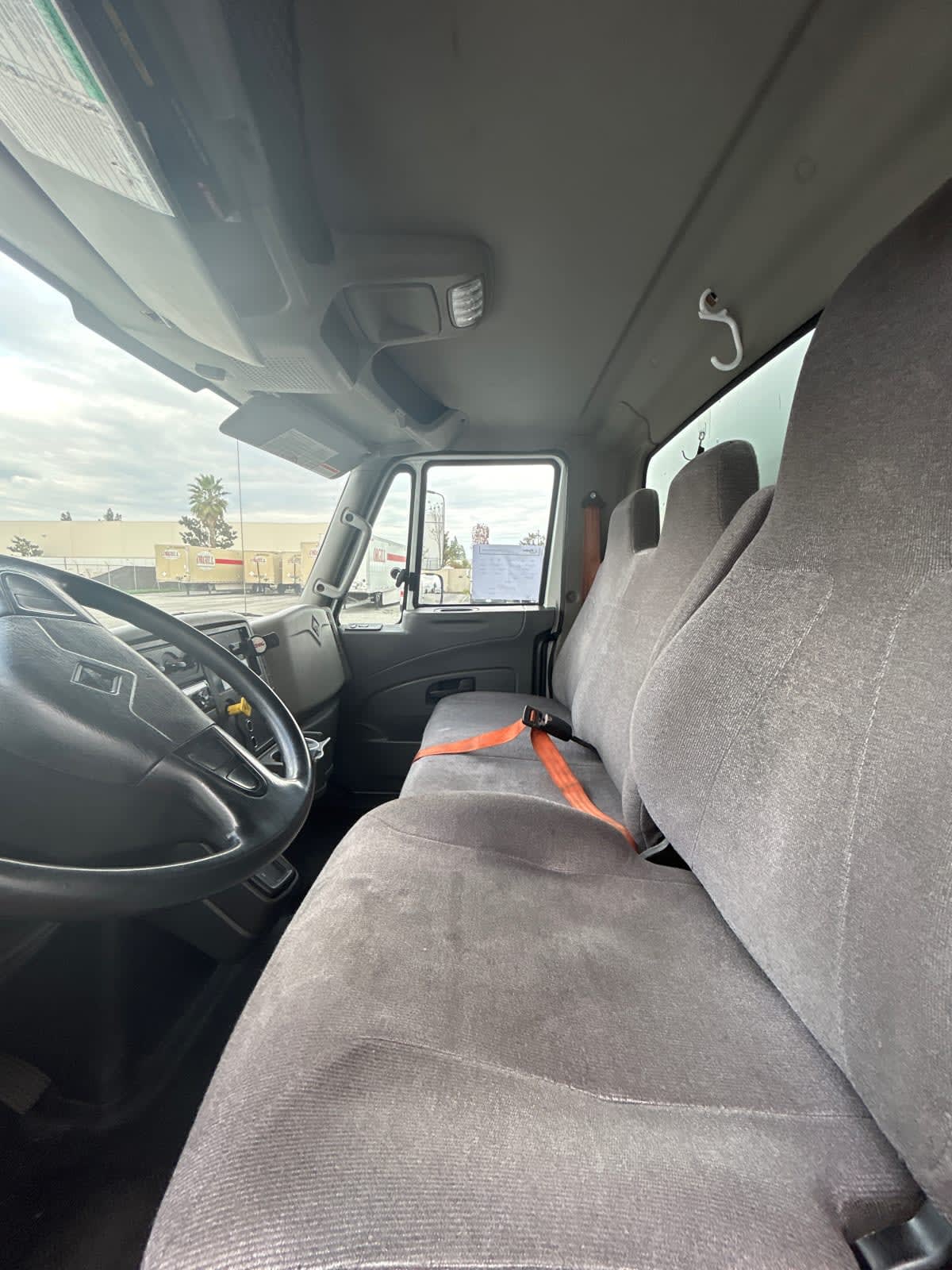 2019 Navistar International 4300 870253