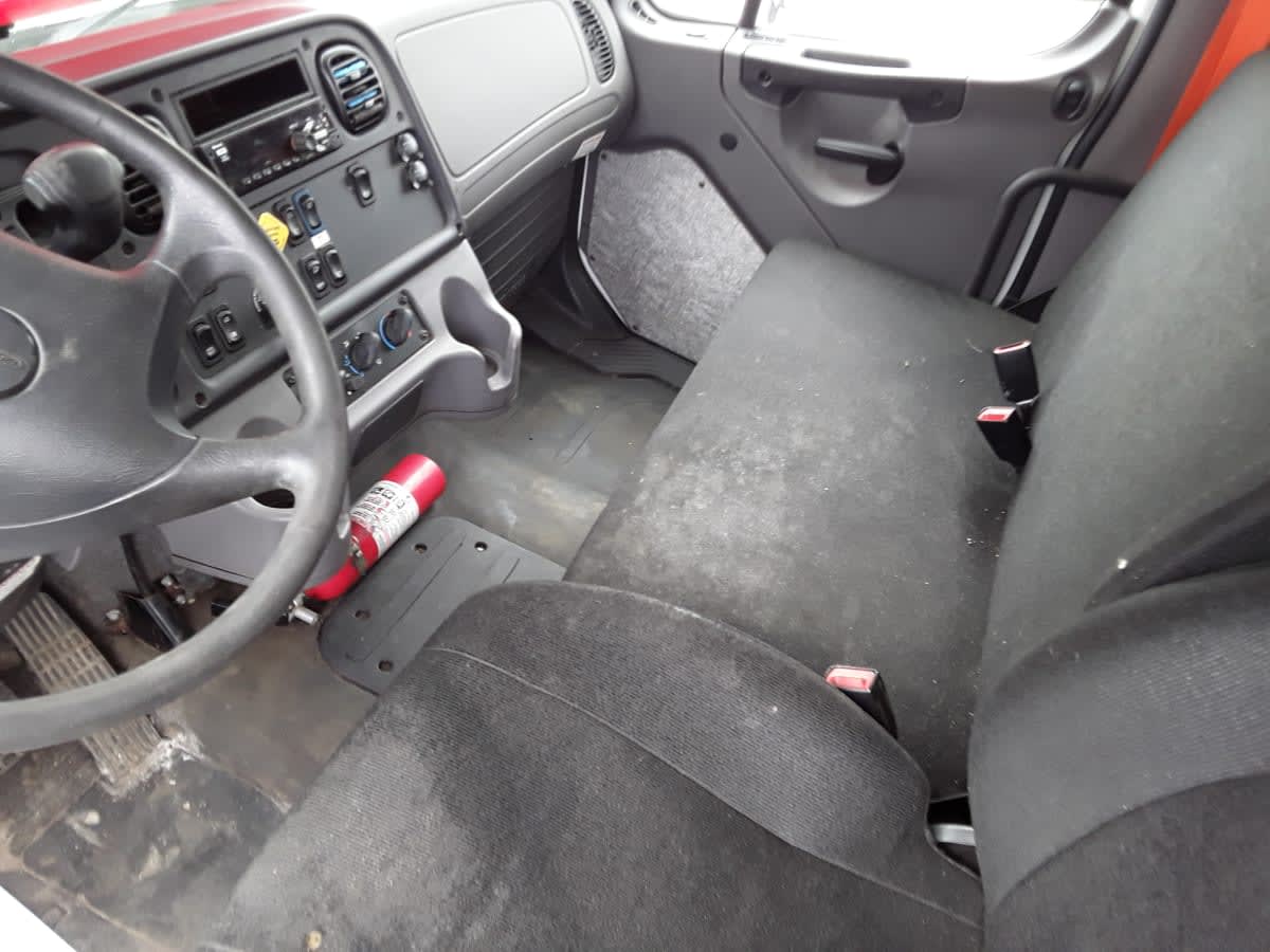 2019 Freightliner M2 106 870283