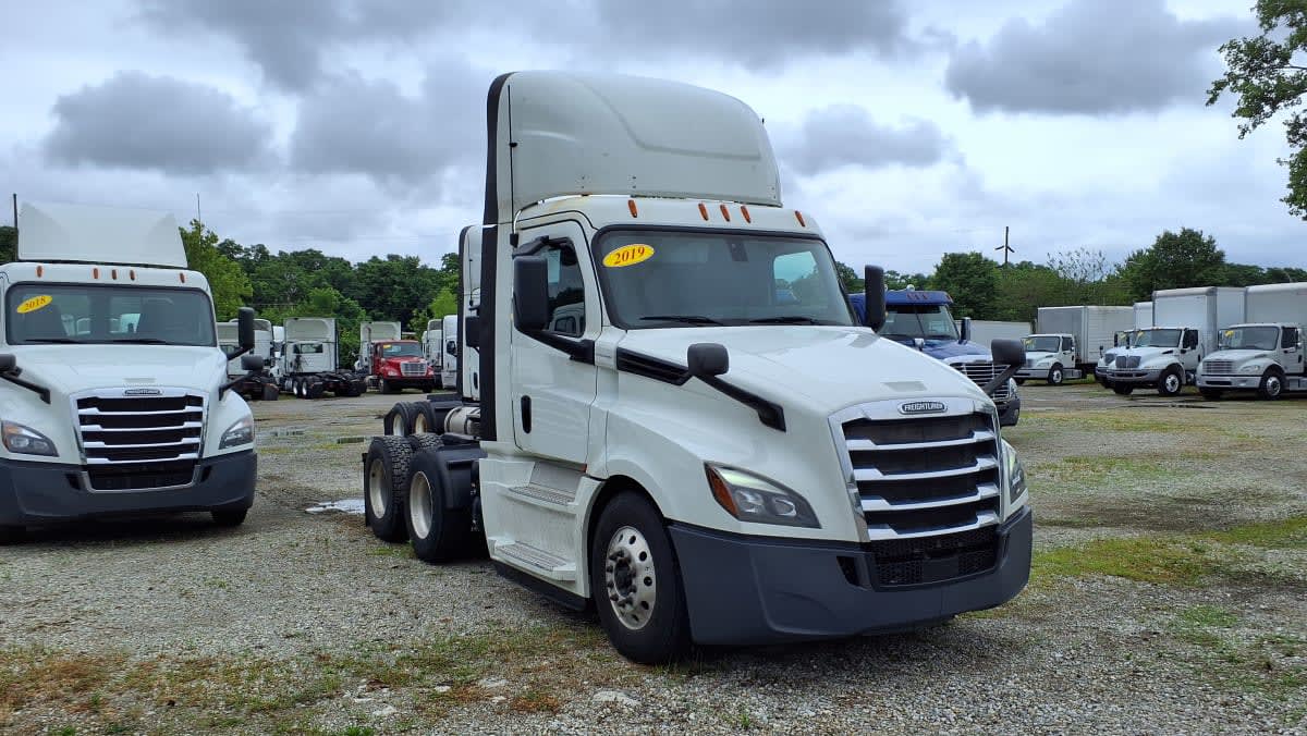 2019 Freightliner/Mercedes NEW CASCADIA PX12664 870294
