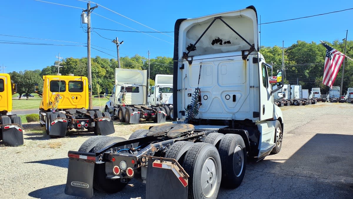 2019 Freightliner/Mercedes NEW CASCADIA PX12664 870308