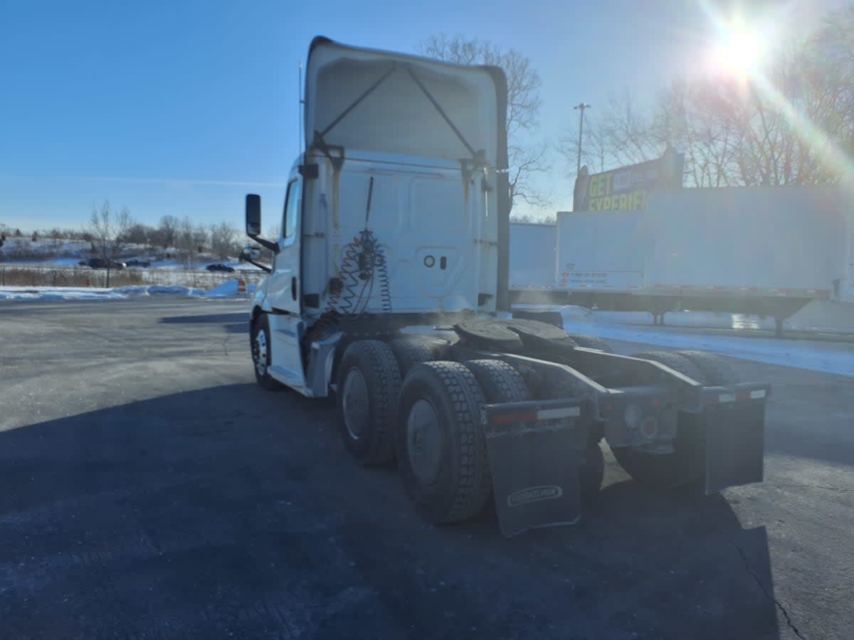 2019 Freightliner - image 6