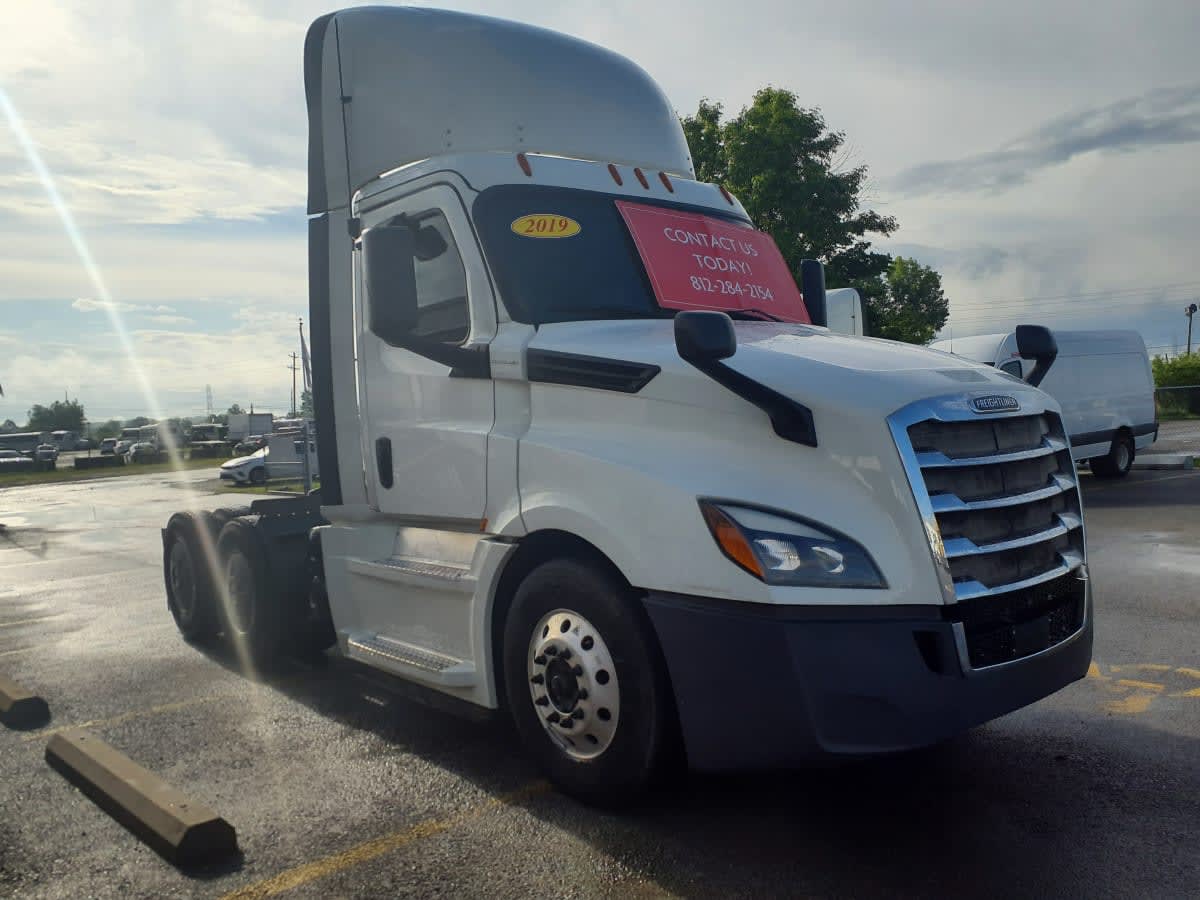 2019 Freightliner NEW CASCADIA PX12664 870327