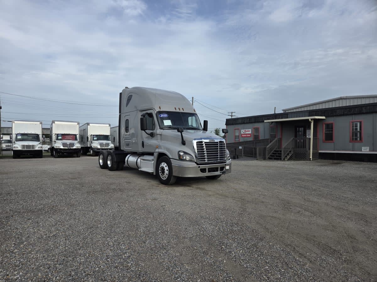 2019 Freightliner Cascadia in St. Rose, LA — photo 3