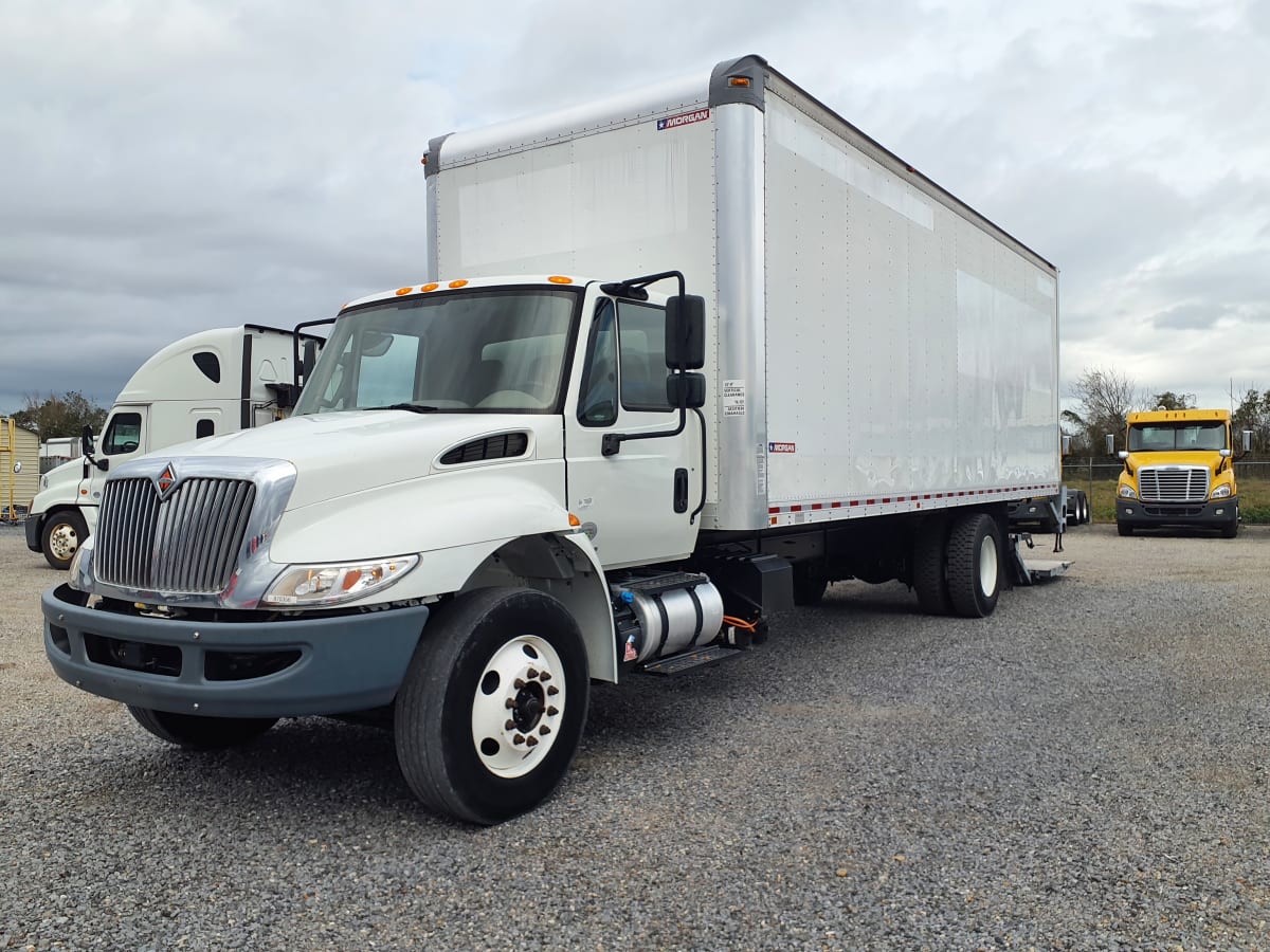 2019 Navistar International 4300 870356