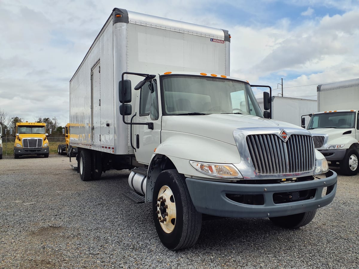 2019 Navistar International 4300 870356