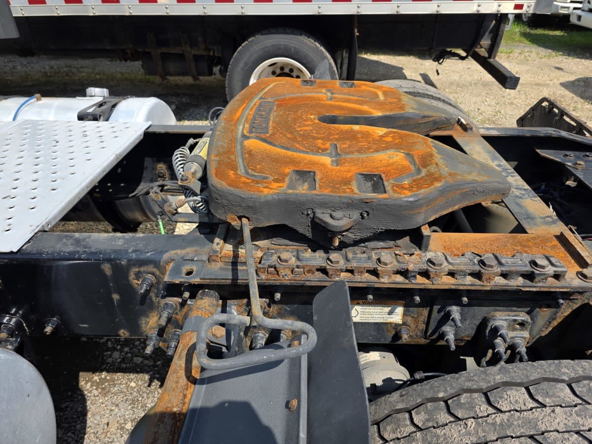 2019 Freightliner NEW CASCADIA 126 870384