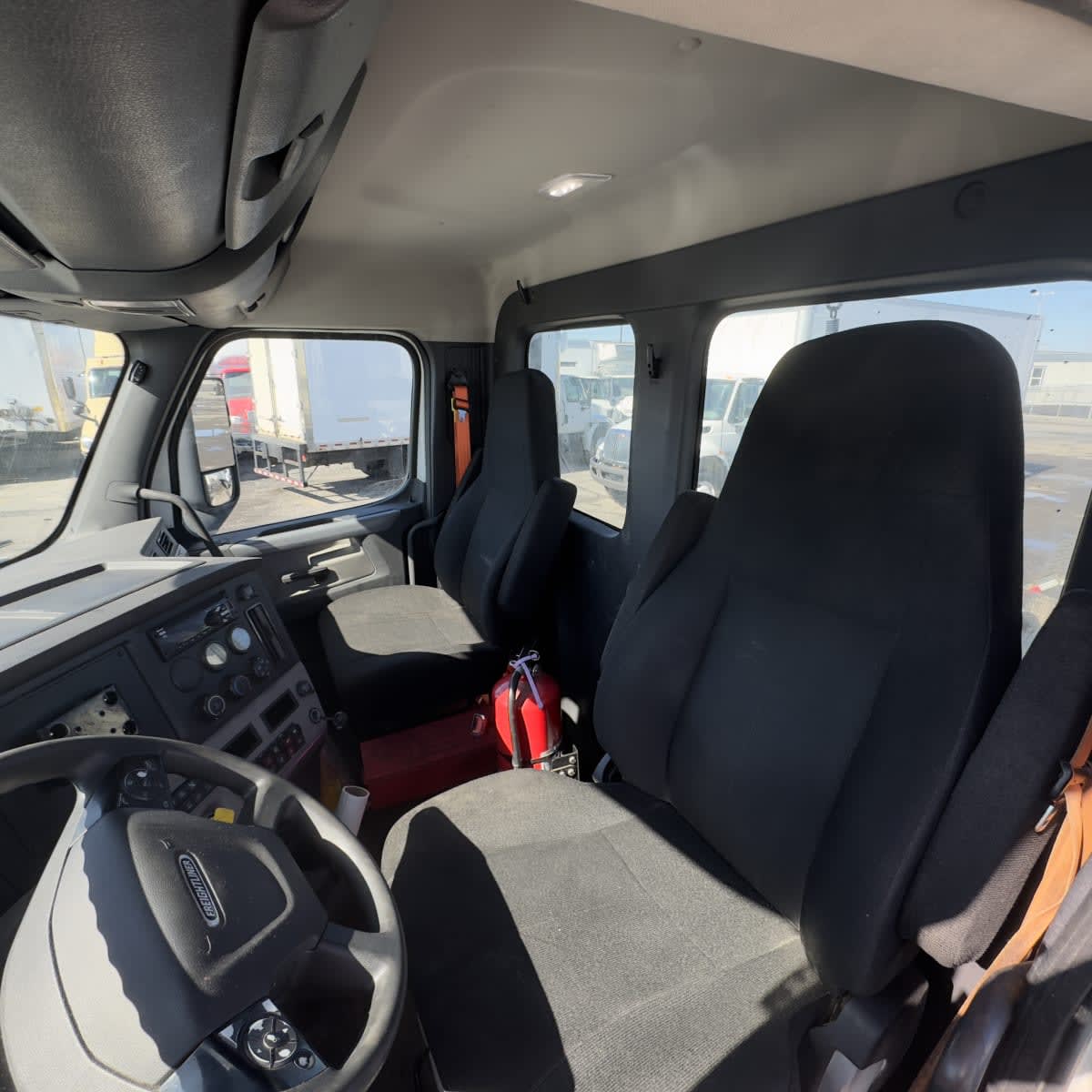2019 Freightliner - image 7