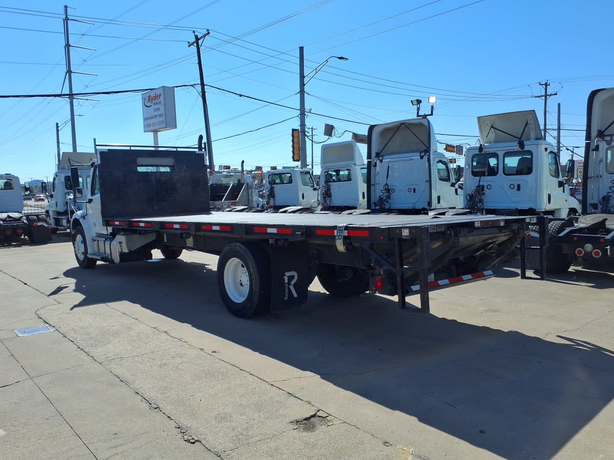 2019 Freightliner M2 106 in Dallas, TX — photo 6