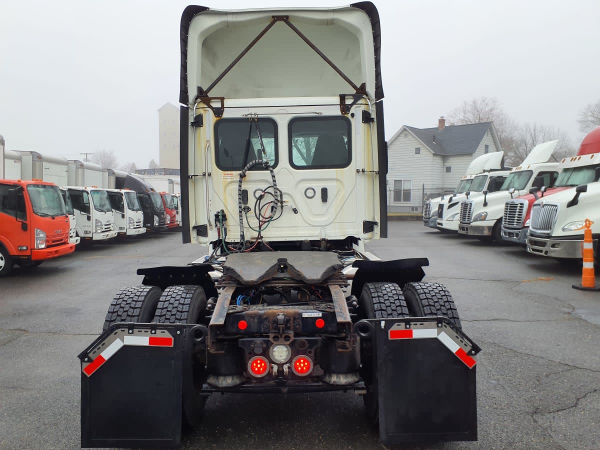 2019 Freightliner/Mercedes NEW CASCADIA 126 870419