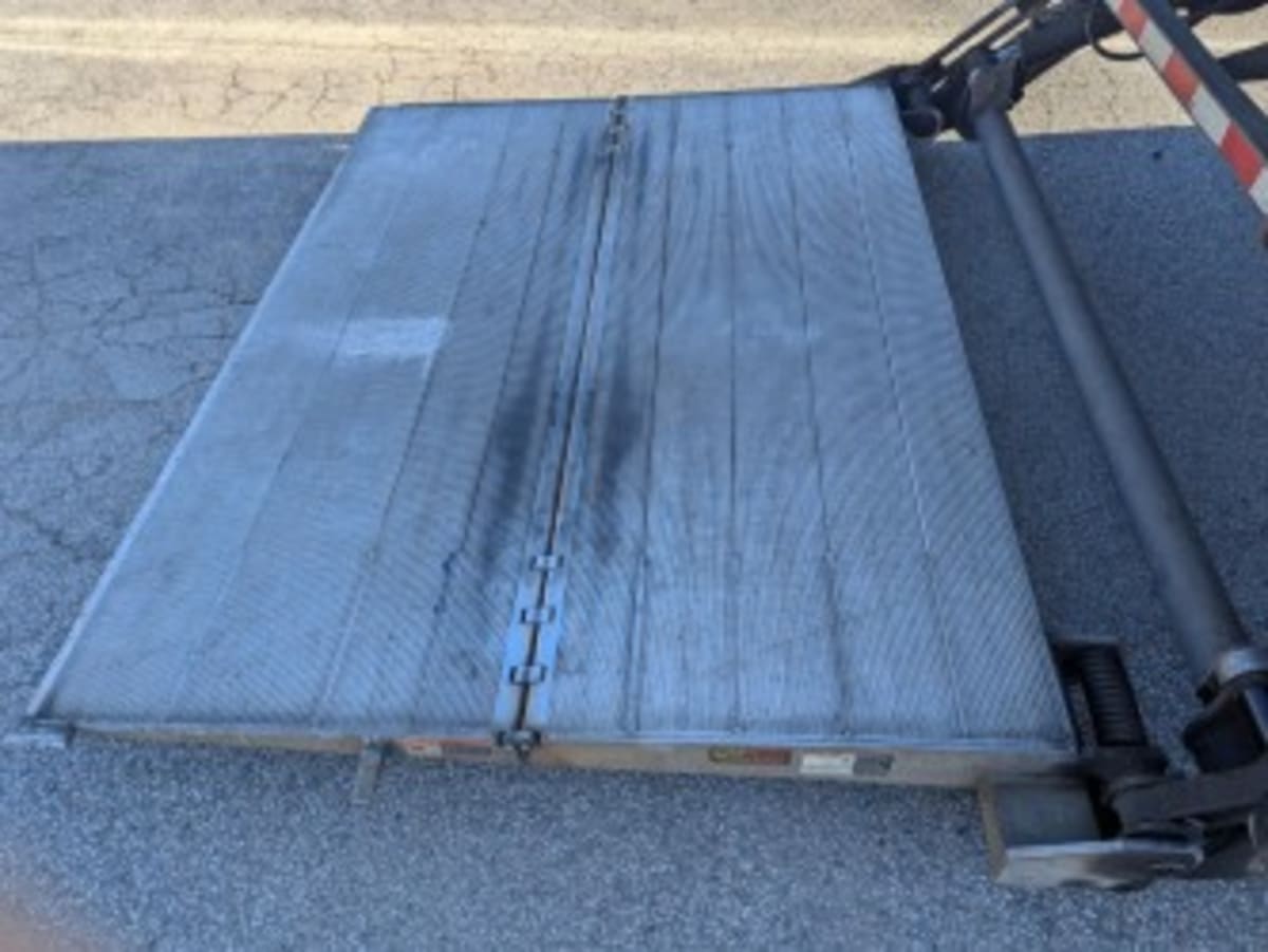 2019 Freightliner/Mercedes M2 106 870482