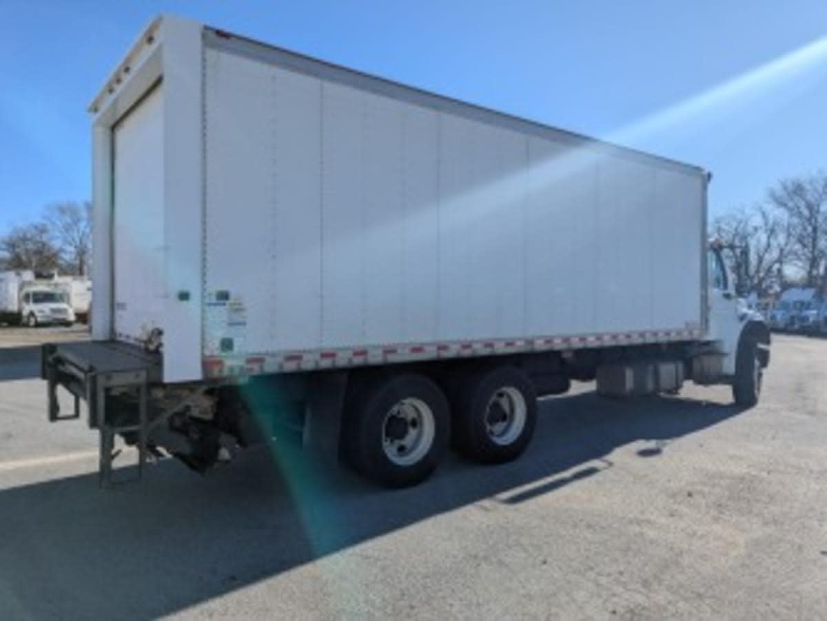 2019 Freightliner/Mercedes M2 106 870482